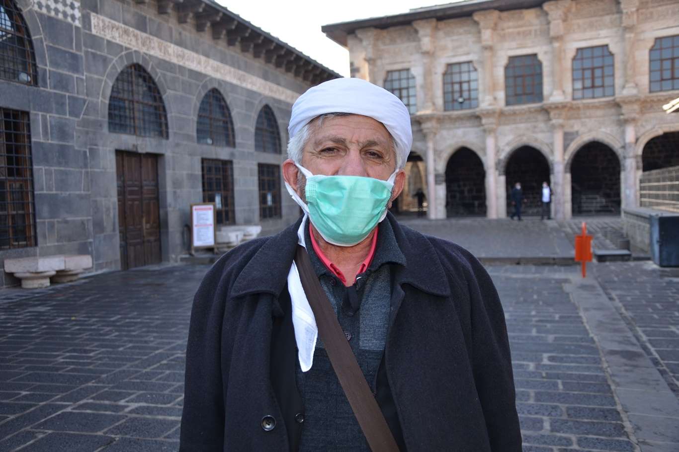 Diyarbakır'da yağmur için eller semaya açıldı Diyarbakır'da yağmur için eller semaya açıldı